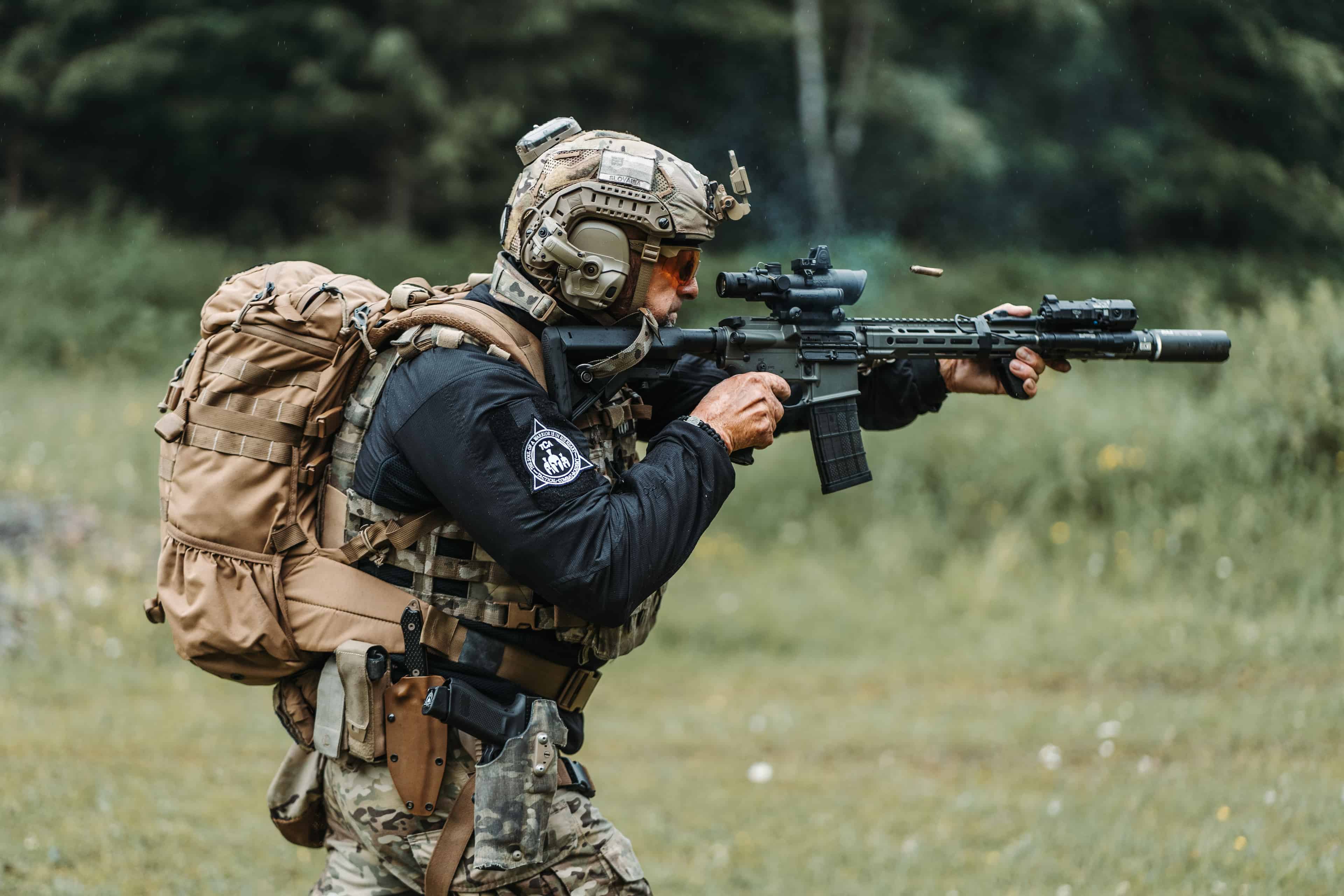  GEWEHR: GROSSE UND MITTLERE ENTFERNUNGEN/BARRIEREKAMPF JASNÁ